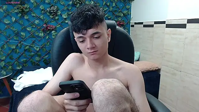 Snapshot of Waturox chatting on January 2025 10:11:02 PM Waturox online show from January 2025 10:11:02 PM