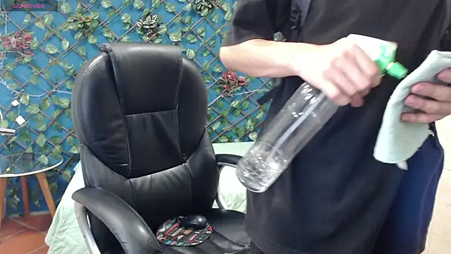 Snapshot of Waturox chatting on February 2025 01:41:02 AM Waturox online show from February 2025 01:41:02 AM