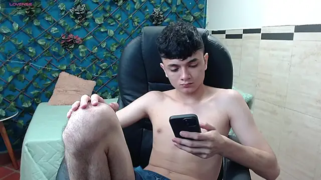 Snapshot of Waturox chatting on February 2025 10:29:02 PM Waturox online show from February 2025 10:29:02 PM