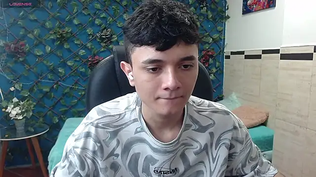 Snapshot of Waturox chatting on March 2025 06:56:02 PM Waturox online show from March 2025 06:56:02 PM