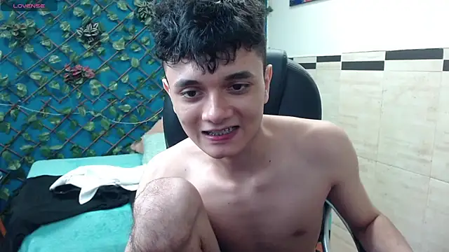 Snapshot of Waturox chatting on March 2025 01:20:02 AM Waturox online show from March 2025 01:20:02 AM