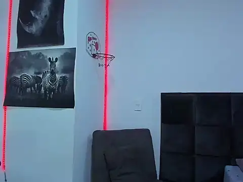 Alexander Martines online show from October 2025 11:03:02 PM