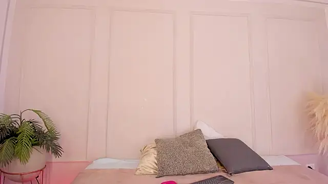 Mariapettit online show from March 2026 01:05:01 PM