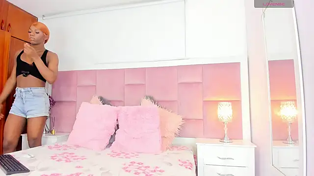 DaphneLloyd online show from December 2024 08:01:02 PM