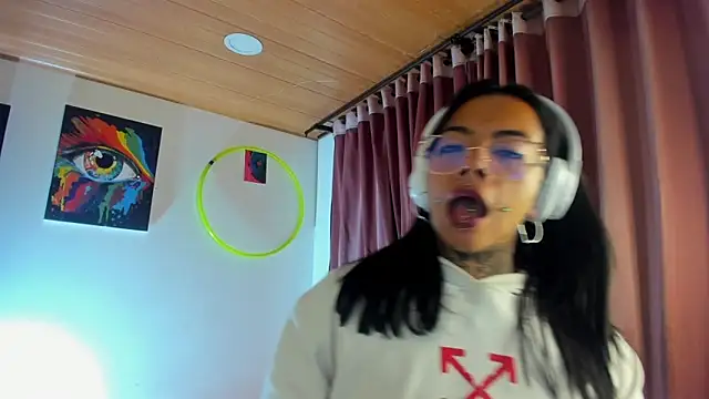 Snapshot of nicole_volkov chatting on January 2025 11:06:02 PM nicole volkov online show from January 2025 11:06:02 PM