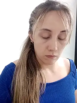 Isabel23zr online show from December 2024 10:12:02 PM