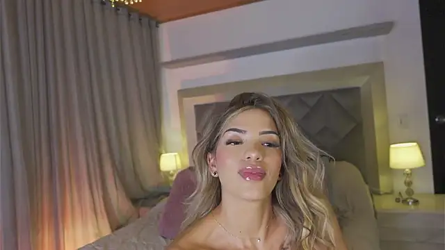 Ameliadickens online show from March 2026 11:44:01 PM