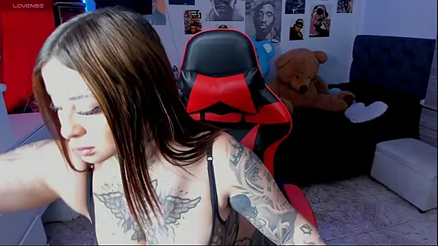 Erika Montoya online show from September 2025 01:33:01 PM