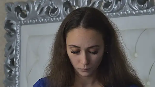 AliceMunro online show from September 2025 07:25:02 PM