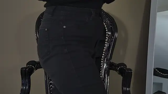 AliceMunro online show from February 2026 08:32:02 PM