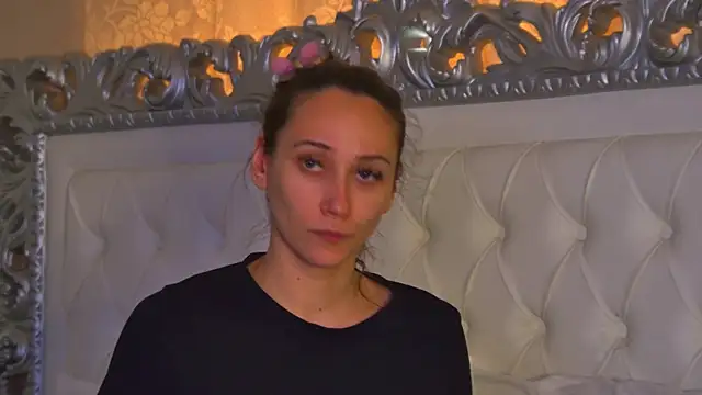 Snapshot of AliceMunro chatting on July 2026 11:02:01 AM AliceMunro online show from July 2026 11:02:01 AM
