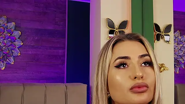 LoraDevine online show from October 2025 10:10:01 PM