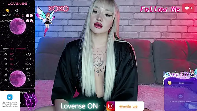 Snapshot of Eva_Evile chatting on December 2024 04:54:01 PM Eva Evile online show from December 2024 04:54:01 PM