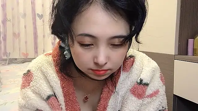 Snapshot of Hanicarrot chatting on December 2024 12:01:02 AM Hanicarrot online show from December 2024 12:01:02 AM