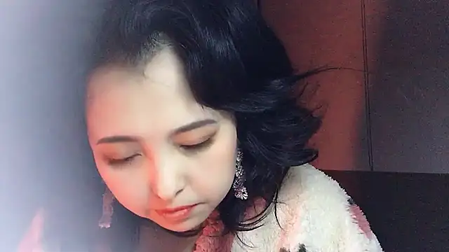 Snapshot of Hanicarrot chatting on December 2024 09:42:02 PM Hanicarrot online show from December 2024 09:42:02 PM
