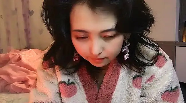 Snapshot of Hanicarrot chatting on December 2024 04:57:01 PM Hanicarrot online show from December 2024 04:57:01 PM