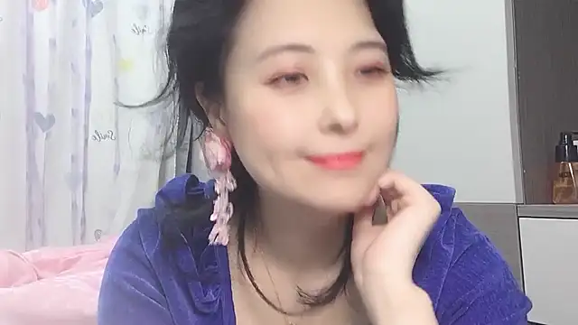 Snapshot of Hanicarrot chatting on January 2025 06:12:02 PM Hanicarrot online show from January 2025 06:12:02 PM
