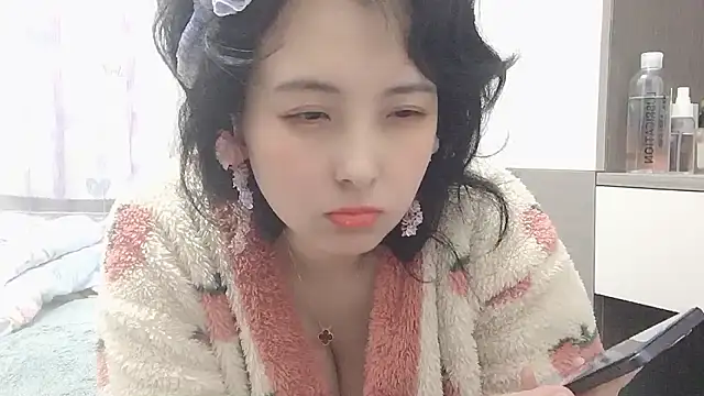 Snapshot of Hanicarrot chatting on January 2025 02:22:01 PM Hanicarrot online show from January 2025 02:22:01 PM