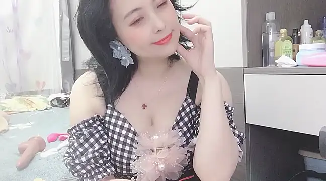 Snapshot of Hanicarrot chatting on January 2025 10:06:01 PM Hanicarrot online show from January 2025 10:06:01 PM
