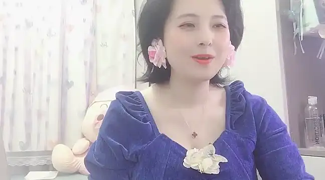 Snapshot of Hanicarrot chatting on March 2025 05:08:02 PM Hanicarrot online show from March 2025 05:08:02 PM