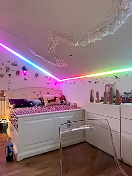 Snapshot of SelenaBee chatting on October 2025 07:51:01 AM SelenaBee online show from October 2025 07:51:01 AM