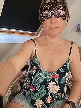 Rose Libertine online show from May 2026 07:15:01 AM