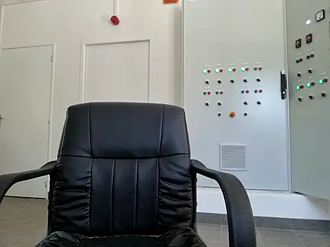 Snapshot of Leonormaldick chatting on June 2026 10:12:02 AM Leonormaldick online show from June 2026 10:12:02 AM