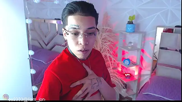 Jonesliam23 online show from September 2025 07:17:02 PM