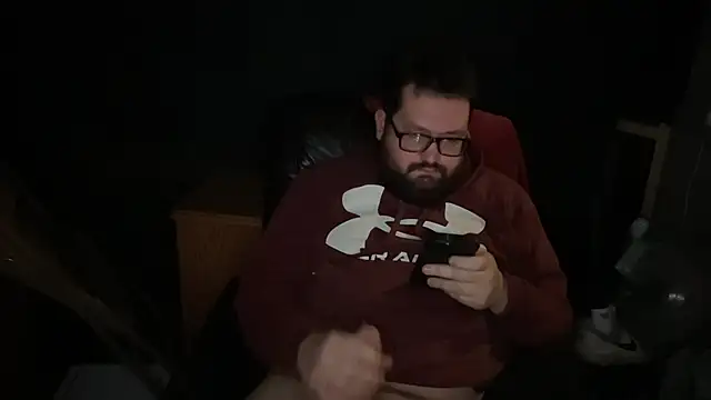 Snapshot of daddystone101 chatting on October 2025 02:45:01 AM daddystone101 online show from October 2025 02:45:01 AM