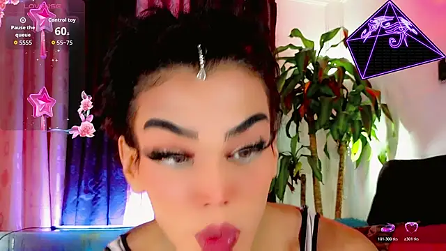 Snapshot of the-horus-girl chatting on April 2026 08:37:02 PM the-horus-girl online show from April 2026 08:37:02 PM