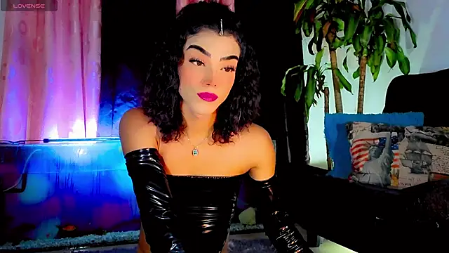 Snapshot of the-horus-girl chatting on May 2026 01:45:01 AM the-horus-girl online show from May 2026 01:45:01 AM