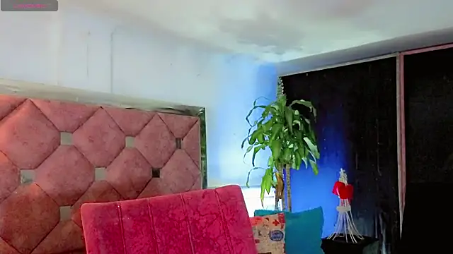 Snapshot of the-horus-girl chatting on May 2026 05:25:02 AM the-horus-girl online show from May 2026 05:25:02 AM