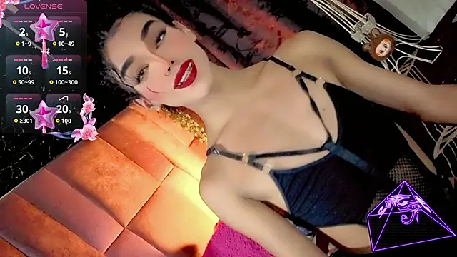 Snapshot of the-horus-girl chatting on June 2026 06:44:01 AM the-horus-girl online show from June 2026 06:44:01 AM