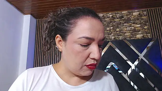 marie hss online show from November 2025 07:49:02 PM