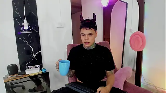 Jordyrodriiguez online show from October 2025 10:22:02 PM