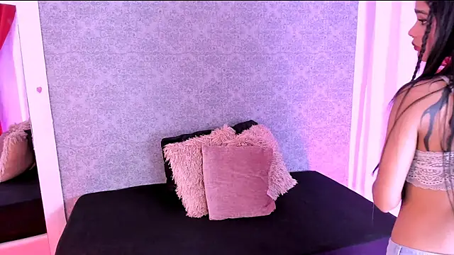 CatrinaRossi online show from December 2024 08:01:02 PM