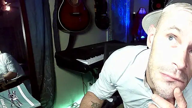 FrankieKentucky online show from November 2025 12:26:01 PM