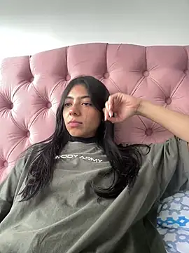 Snapshot of Liissa_cute_ chatting on December 2024 09:08:02 PM Liissa cute online show from December 2024 09:08:02 PM