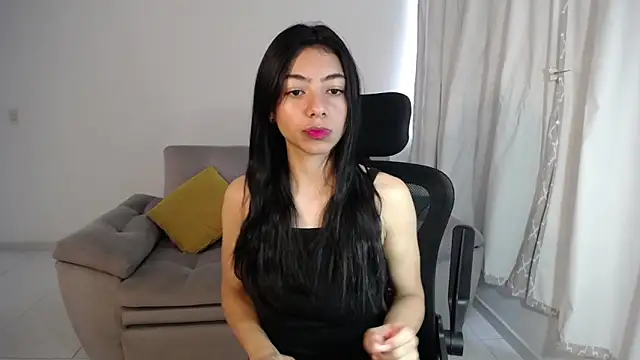 Snapshot of Liissa_cute_ chatting on January 2025 01:28:01 PM Liissa cute online show from January 2025 01:28:01 PM