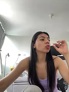 Snapshot of Liissa_cute_ chatting on January 2025 08:53:02 PM Liissa cute online show from January 2025 08:53:02 PM
