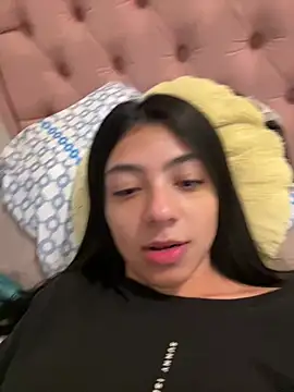 Snapshot of Liissa_cute_ chatting on January 2025 03:48:02 AM Liissa cute online show from January 2025 03:48:02 AM