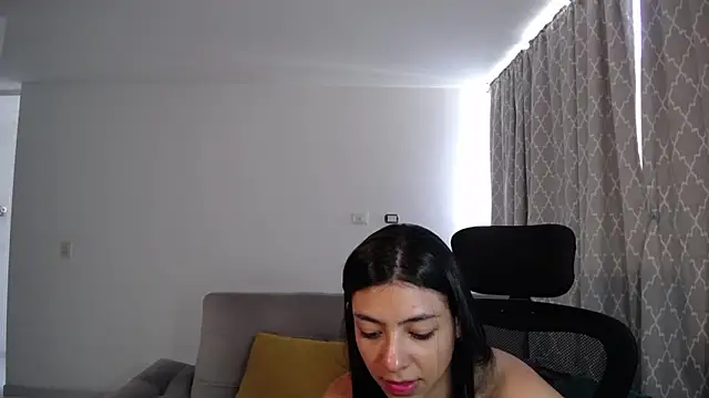 Snapshot of Liissa_cute_ chatting on February 2025 03:15:02 PM Liissa cute online show from February 2025 03:15:02 PM