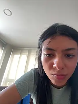 Snapshot of Liissa_cute_ chatting on February 2025 09:20:02 PM Liissa cute online show from February 2025 09:20:02 PM