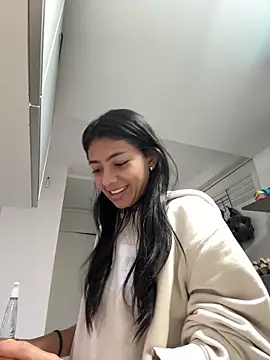 Snapshot of Liissa_cute_ chatting on February 2025 10:20:02 PM Liissa cute online show from February 2025 10:20:02 PM