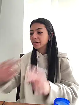 Snapshot of Liissa_cute_ chatting on March 2025 06:54:01 PM Liissa cute online show from March 2025 06:54:01 PM