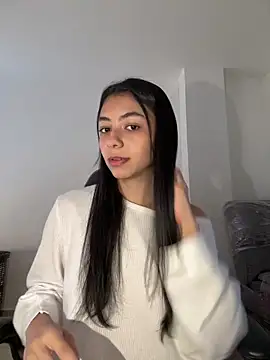Snapshot of Liissa_cute_ chatting on October 2025 07:00:01 PM Liissa cute online show from October 2025 07:00:01 PM