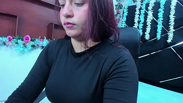 MariaClay online show from November 2025 12:27:01 PM