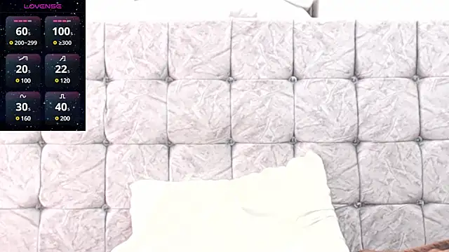 Snapshot of swimmer_summer chatting on January 2025 06:26:01 PM swimmer summer online show from January 2025 06:26:01 PM