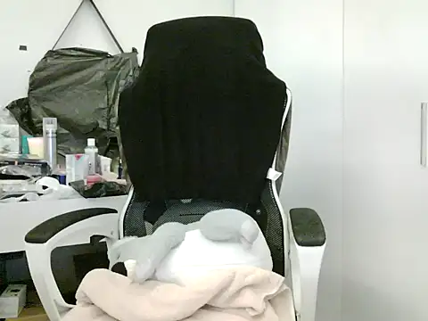 Yin-girl online show from October 2025 07:48:02 PM