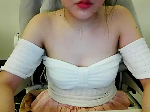 Yin-girl online show from December 2025 07:41:01 PM